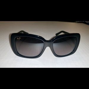 Maui Jim Lani sunglasses in black with polarized lenses